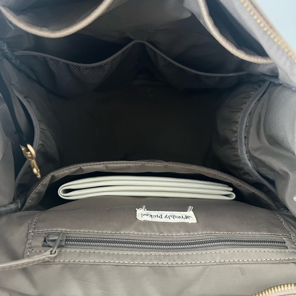 Diaper bag and matching crossbody - Picture 3 of 4